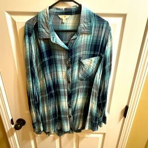 Lightweight teal and white button down plaid shirt. Terra & Sky brand. Size 2X.